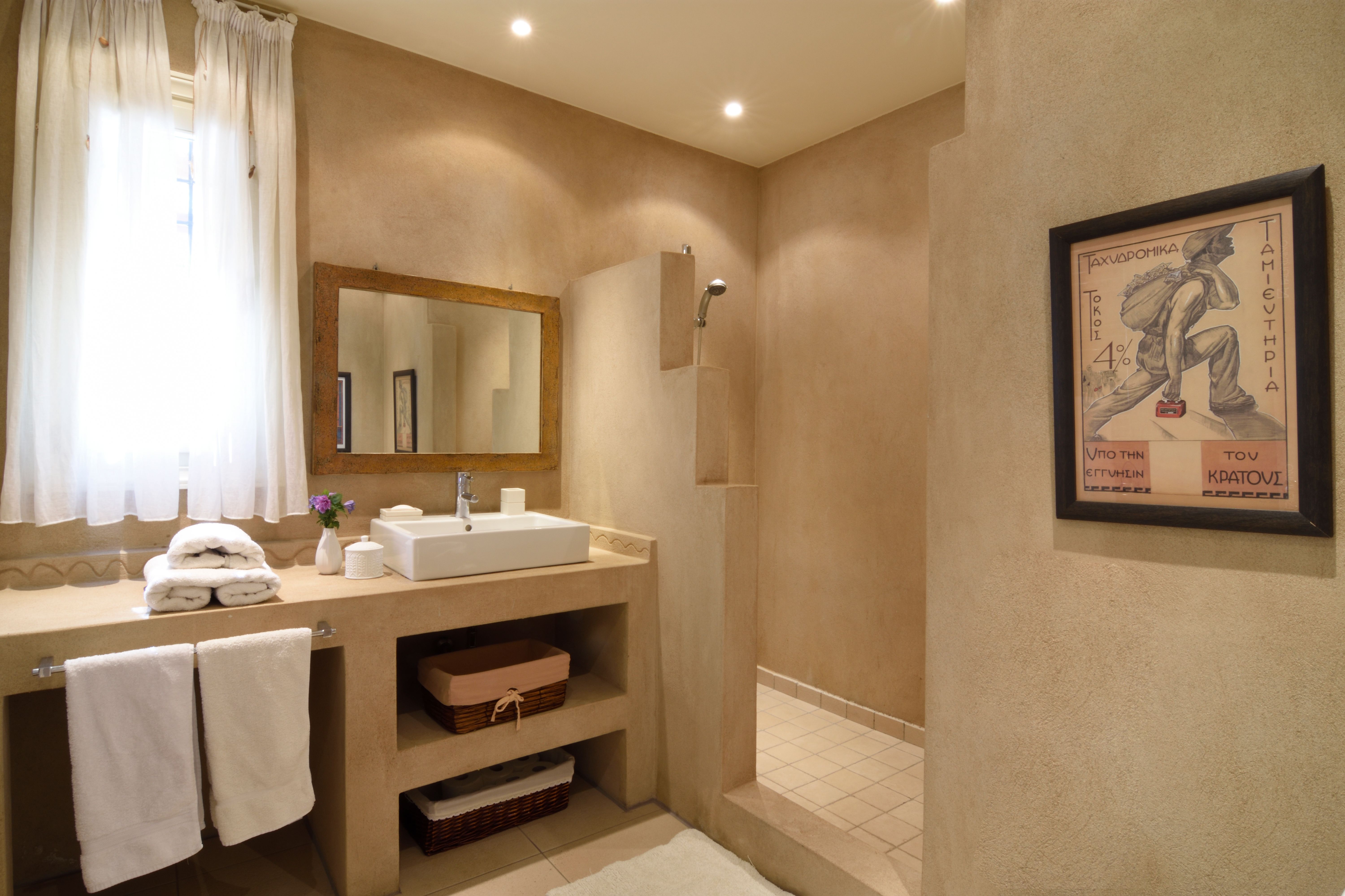 A ground-floor ensuite bathroom